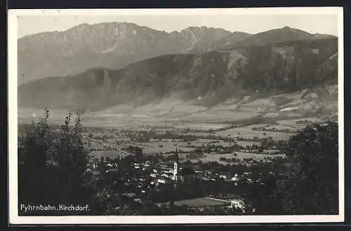 AK Kirchdorf /Pyhrnbahn, Gesamtansicht mit Bergpanorama aus der Vogelschau