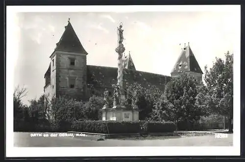 AK Orth a. d. Donau, Säulendenkmal und Turmgebäude