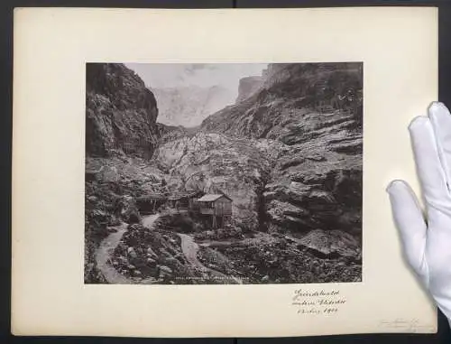 Fotografie unbekannter Fotograf, Ansicht Grindelwald, Unter Gletscher mit Unterkunftshaus