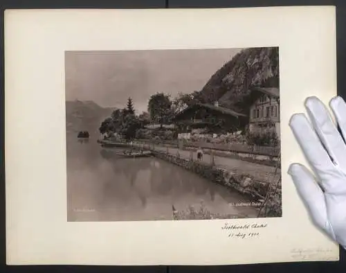 Fotografie Edition Photoglob, Ansicht Iseltwald, Partie am Iseltwald Chalet. Ruderboot, 1900