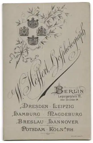 Fotografie W. Höffert, Berlin, Schauspielerin Agnes Sorma im Bühnenkostüm, mit Autograph, 1902