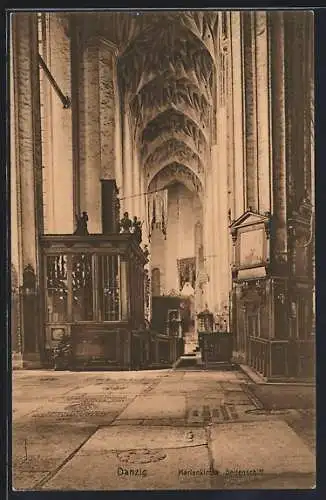 AK Danzig, Marienkirche, Seitenschiff