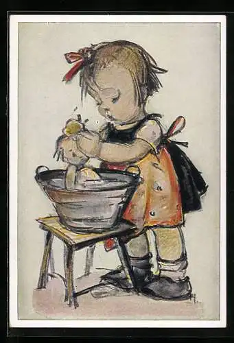 Künstler-AK Hummel: Mädchen badet eine Puppe