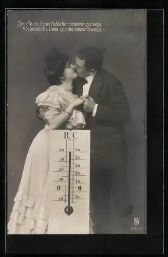 Foto-AK L.J. & F.F. Nr. 2150 /7: Paar küsst sich hinter Thermometer