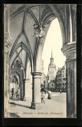 AK München, Partie mit Arkaden am Marienplatz