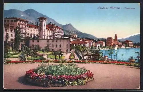 AK Gardone-Riviera, Panorama mit Hotel Savoy