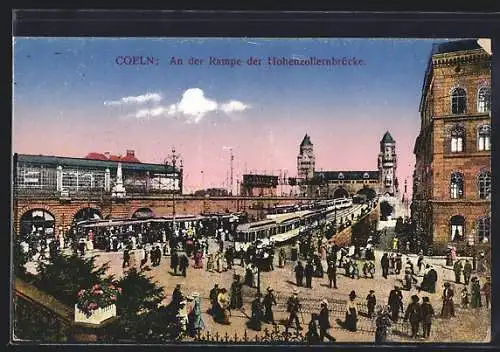 AK Coeln, An der Rampe der Hohenzollernbrücke am Bahnhof