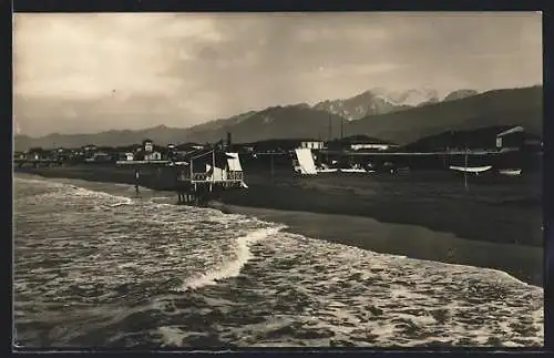 AK Forte dei Marmi /Lucca, Ortsansicht vom Strand aus, mit Pfahlhaus