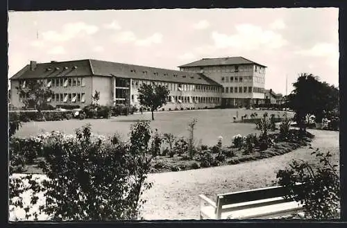 AK Uelzen /Hann., Kreishaus mit Anlagen