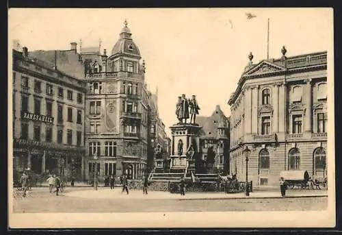 AK Frankfurt a. M., Rossmarkt mit Gutenbergdenkmal