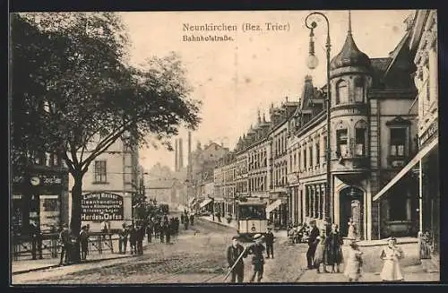 AK Neunkirchen /Bez. Trier, Bahnhofstrasse mit Eisenhandlung Ludwig Becker