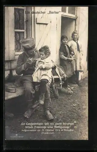 AK Romagne, Deutscher Soldat teilt mit einem Kind seine Mittagssuppe 1914