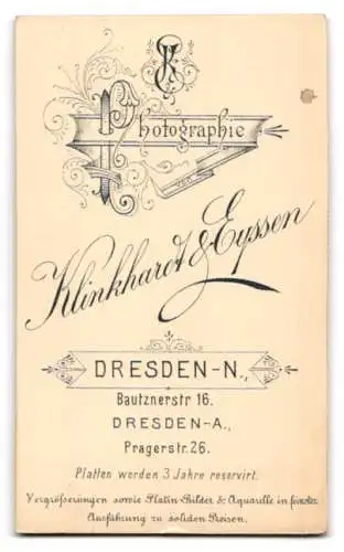 Fotografie Klinkhardt & Eyssen, Dresden, Bautznerstr. 16, Junge mit Brille nebst zwei kleinen Geschwisterkindern