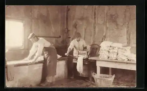 Foto-AK Pioniere bei der Kleiderwäsche