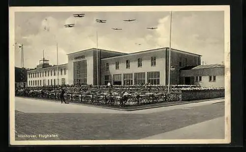 AK Hannover, Flugzeuge über dem Flughafen
