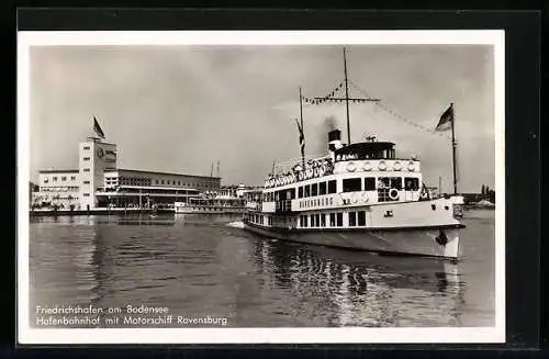 AK Friedrichshafen am Bodensee, Motorschiff Ravensburg, Hafenbahnhof