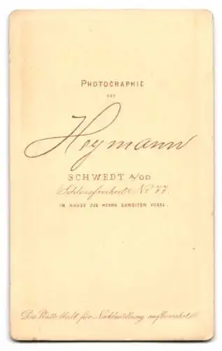 Fotografie A. Heymann, Schwedt a. O., Kleines Kind im Samtkleid