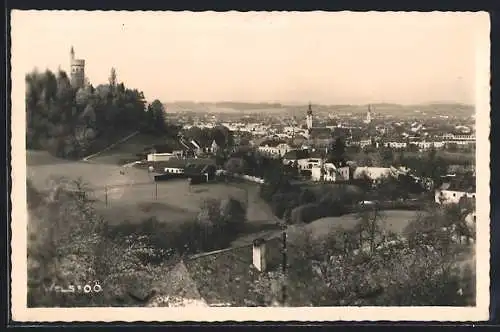 AK Wels /O. Oe., Ortsansicht mit Anlagen und Turm