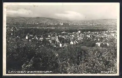 AK Langenzersdorf, Ortsansicht mit Fernblick aus der Vogelschau