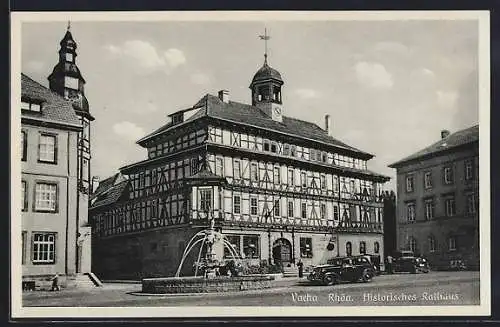 AK Vacha / Rhön, Historisches Rathaus mit Brunnen