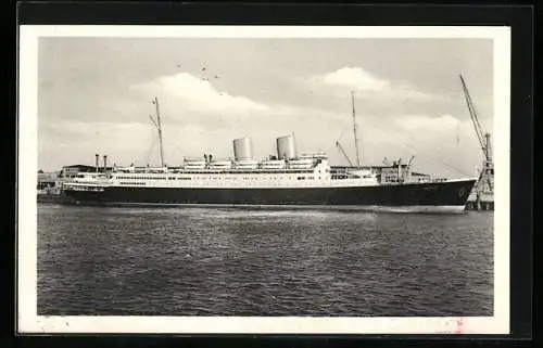 AK M. S. Berlin im Hafen, Passagierschiff