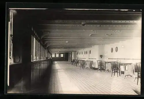 Foto-AK Dampfer Albert Ballin der Hamburg-Amerika Linie, Promenadendeck