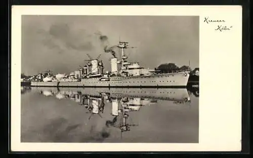 AK Kreuzer Köln der Kriegsmarine im Hafen