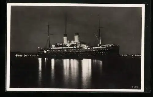 AK Passagierschiff Dampfer MS Monte Olivia in Fahrt bei Nacht