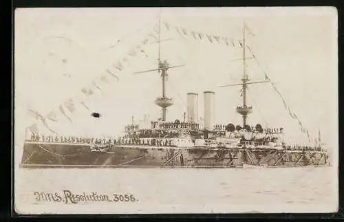 AK HMS Resolution, Kriegsschiff