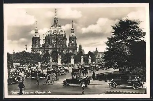 AK Berlin, Dom und Schlossbrücke, Radfahrer