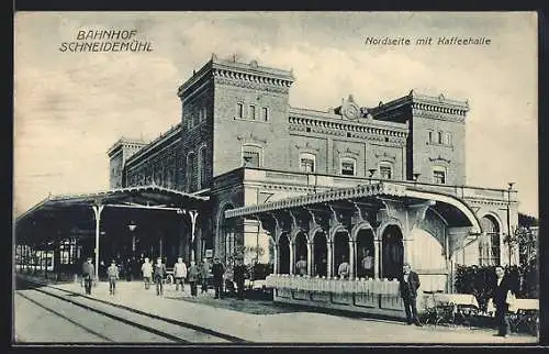 AK Schneidemühl, Bahnhof, Nordseite mit Kaffeehalle