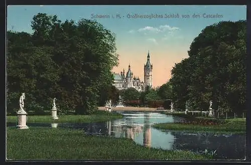 AK Schwerin i. M., Grossherzogliches Schloss von den Cascaden