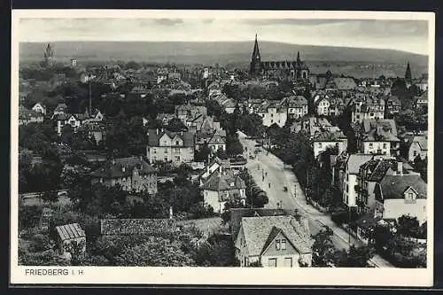 AK Friedberg i. H., Strassenpartie mit Kirche