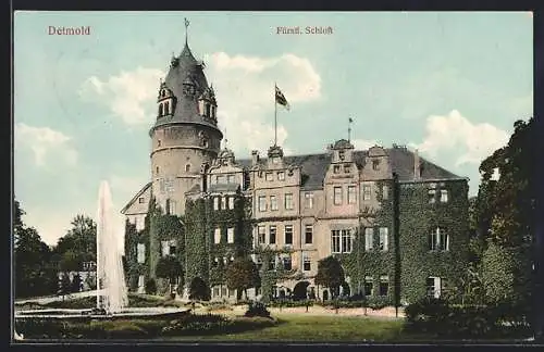 AK Detmold, Fürstl. Schloss mit Fontäne