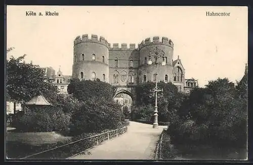 AK Köln a. Rhein, Hahnentor mit Strassenpartie