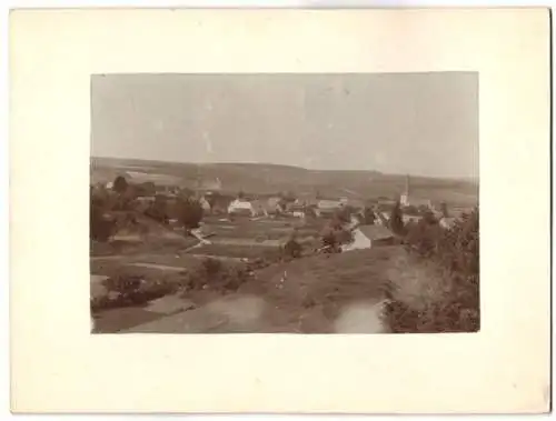 Fotografie Buss & Kupfer, Bad Kreuznach, Ansicht Strohn, Teilansicht der Ortschaft mit Kirche