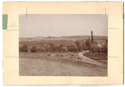 Fotografie Buss & Kupfer, Bad Kreuznach, Ansicht Sörgenloch, Blick nach dem Ort mit Bauern bei der Heuernte