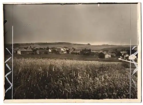 Fotografie Buss & Kupfer, Bad Kreuznach, Ansicht Sitzerath, Teilansicht des Ortes mit Fotografen Retusche