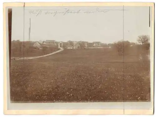 Fotografie unbekannter Fotograf, Ansicht Schmalfelderhof, Blick nach dem Ort, mit Fotografen Markierungen