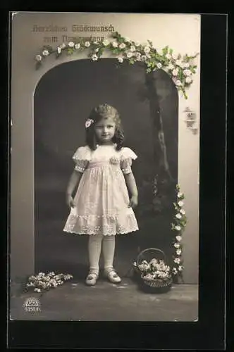 Foto-AK R & K / L Nr. 5159/6: Kleines Mädchen mit Blumenkorb gratuliert zum Namenstag