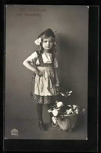 Foto-AK R & K / L Nr. 5633/2: Kleines Mädchen mit Blumenkorb gratuliert zum Namenstag