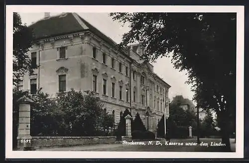 AK Stockerau /N. D., Kaserne unter den Linden