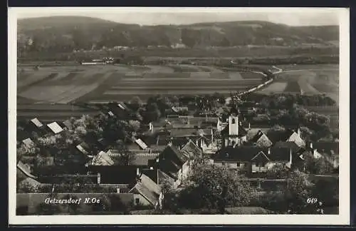 AK Getzersdorf /N. Oe., Ortsansicht mit Blick ins Land