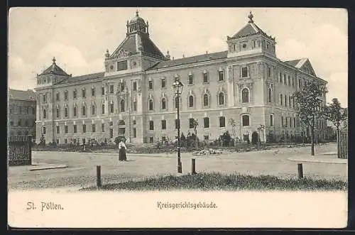 AK St. Pölten, Kreisgerichtsgebäude im Sonnenschein