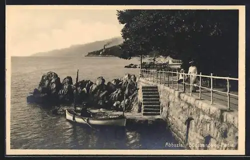 AK Abbazia, Südstrandweg-Partie mit Boot