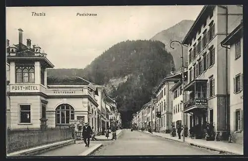 AK Thusis, Poststrasse mit Post-Hotel und Hotel Rhaetia