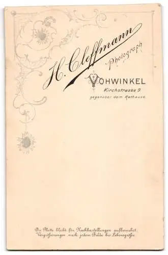 Fotografie H. Cleffmann, Vohwinkel, Kirchstr. 9, Älterer eleganter Herr im schwarzen Anzug mit Krawatte und Vollbart