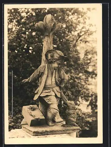 AK Würzburg, Hofgarten, Knabe mit Murmeltier