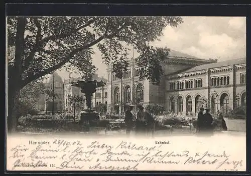 AK Hannover, Bahnhof mit Denkmal und Anlagen