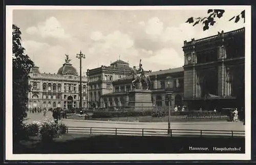 AK Hannover, Denkmal vor dem Hauptbahnhof